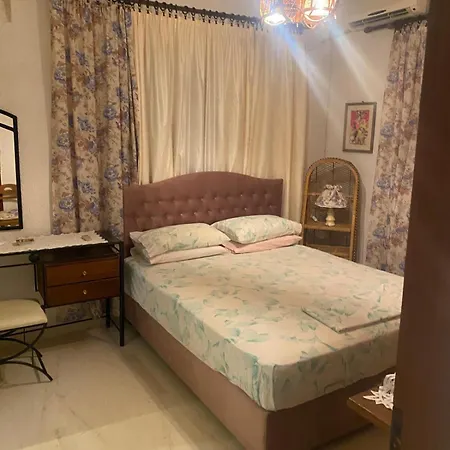 Дом отдыха Hliannas House *