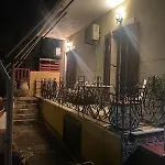 Hliannas House *