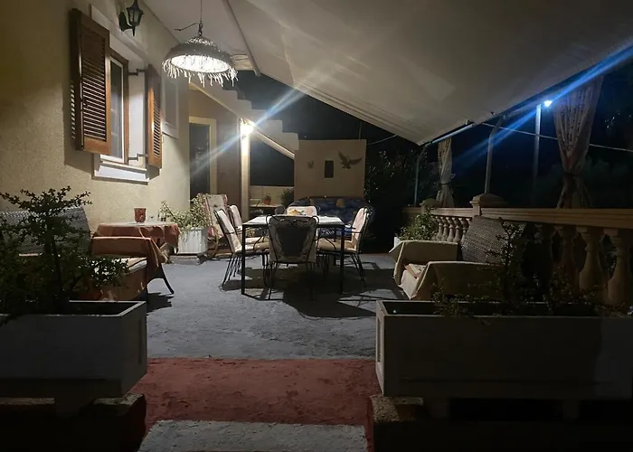 Hliannas House 펜션 Efl